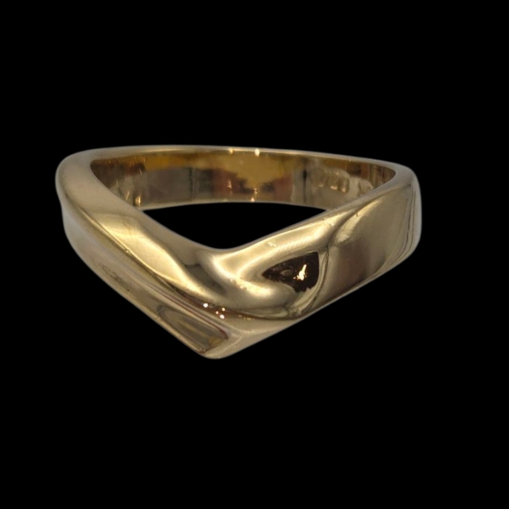 Vintage SE 18K Yellow Gold Chevron Band Ring